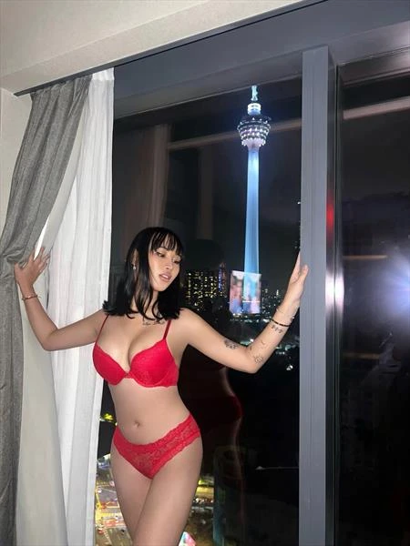 Khun Mulan, Escort, Okinawa