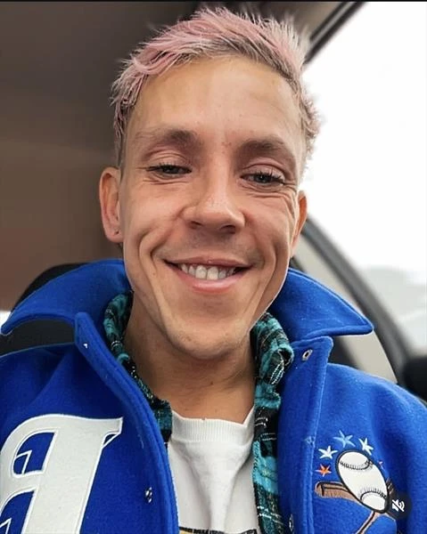 Vallimatta, Escort, Hafnarfjörður