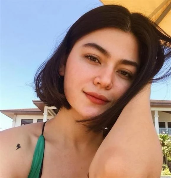 Hanna, Escort, Manila