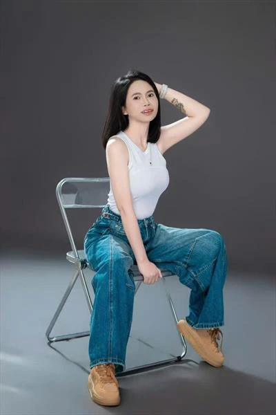 phuong phan, Escort, Hanoi