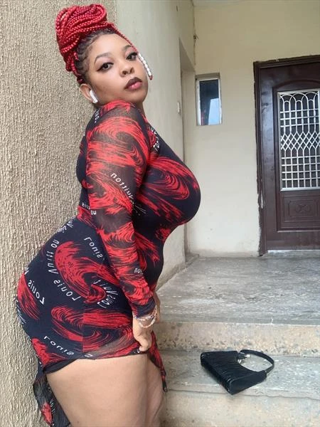 Majikpink, Escort, Accra
