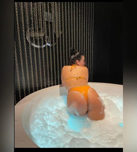 Annie, Escort, Sliema