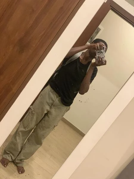 Kris, Escort, Accra