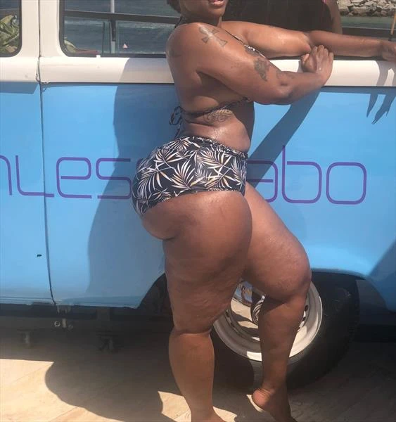Nana, Escort, Kumasi