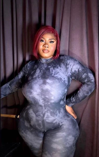 Mhizjoy, Escort, Accra