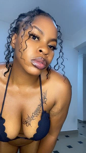 Kamila, Escort, Accra