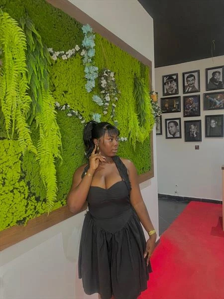 Shantel, Escort, Accra