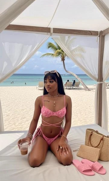 Ruby, Escort, Cotonou