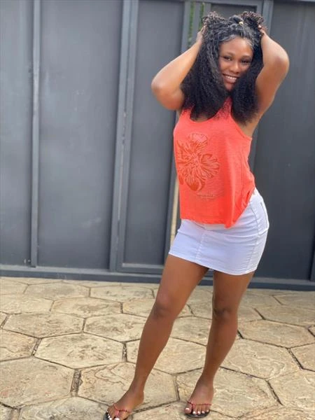 Debbie, Escort, Accra