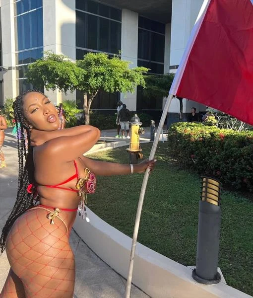neema, Escort, Accra