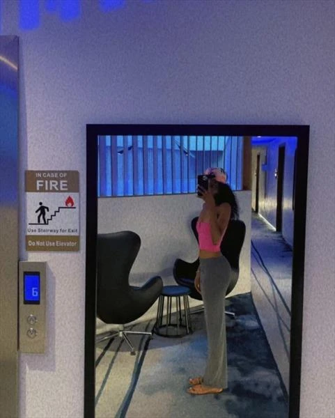 Petite Barbie — 1 / 2