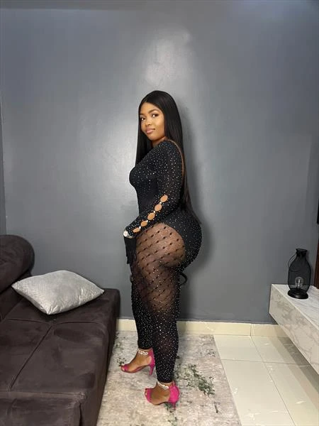 Tessy, Escort, Accra