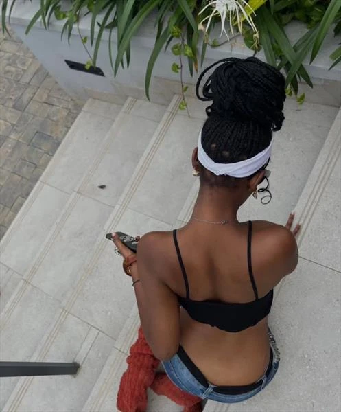 Pearl, Escort, Accra
