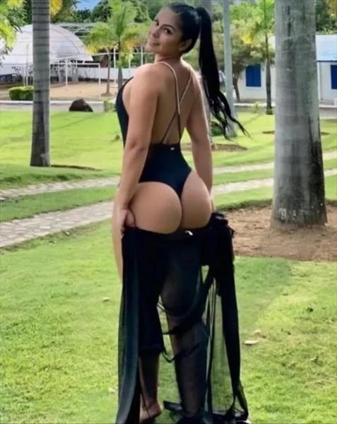 Violeta, Escort, Nassau