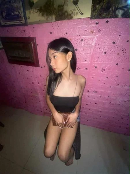 Catthanya, Escort, Manila