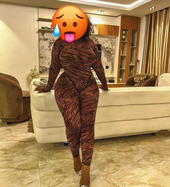 Ani, Escort, Accra