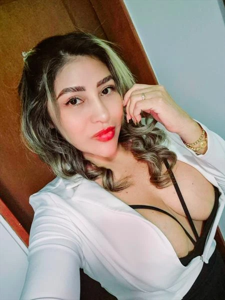 Kathy, Escort, Nassau