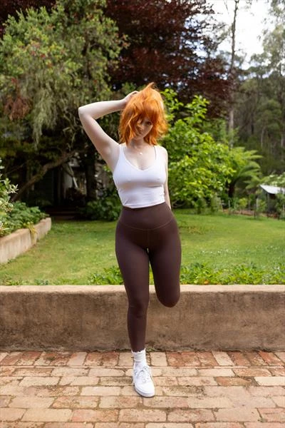 Ellie Aymes, Escort, Hongguang Qidui