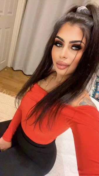 Ailine, Escort, Reykjanesbær