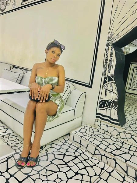 Verona, Escort, Accra