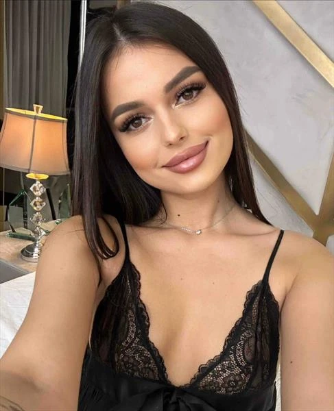 Iseline, Escort, Reykjavík