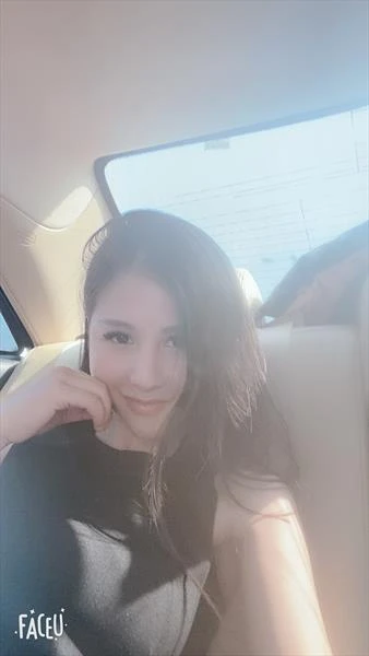 Ling Ling, Escort, Hongguang Qidui