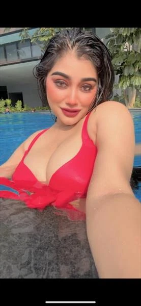 Lizza, Escort, Macau