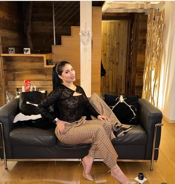 Mariana, Escort, Tirana