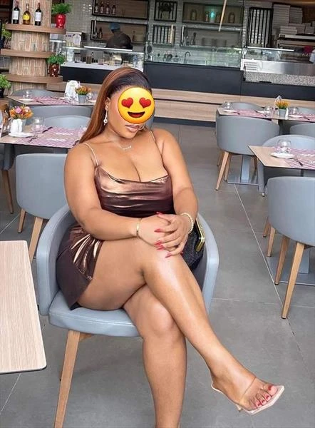 Janine, Escort, Dakar