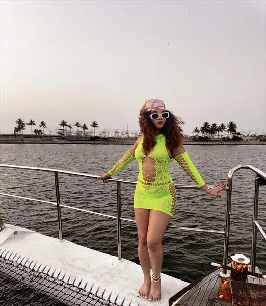 Fevita, Escort, Colombo