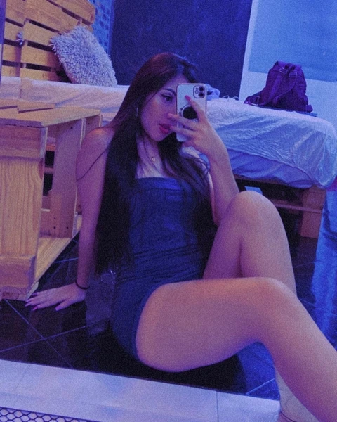 Janet — 1 / 2