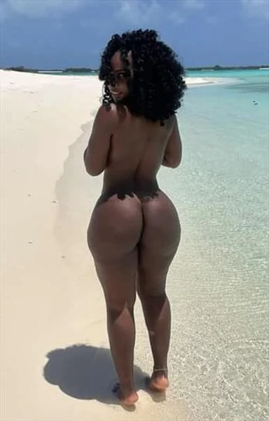 Kiara, Escort, Nassau