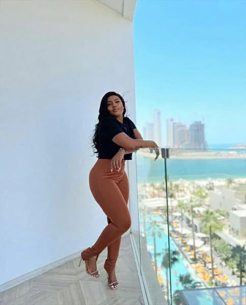 Favour, Escort, Abidjan