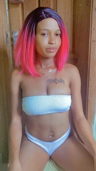 Slim Queen, Escort, Accra