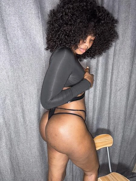 Sonia, Escort, Dakar