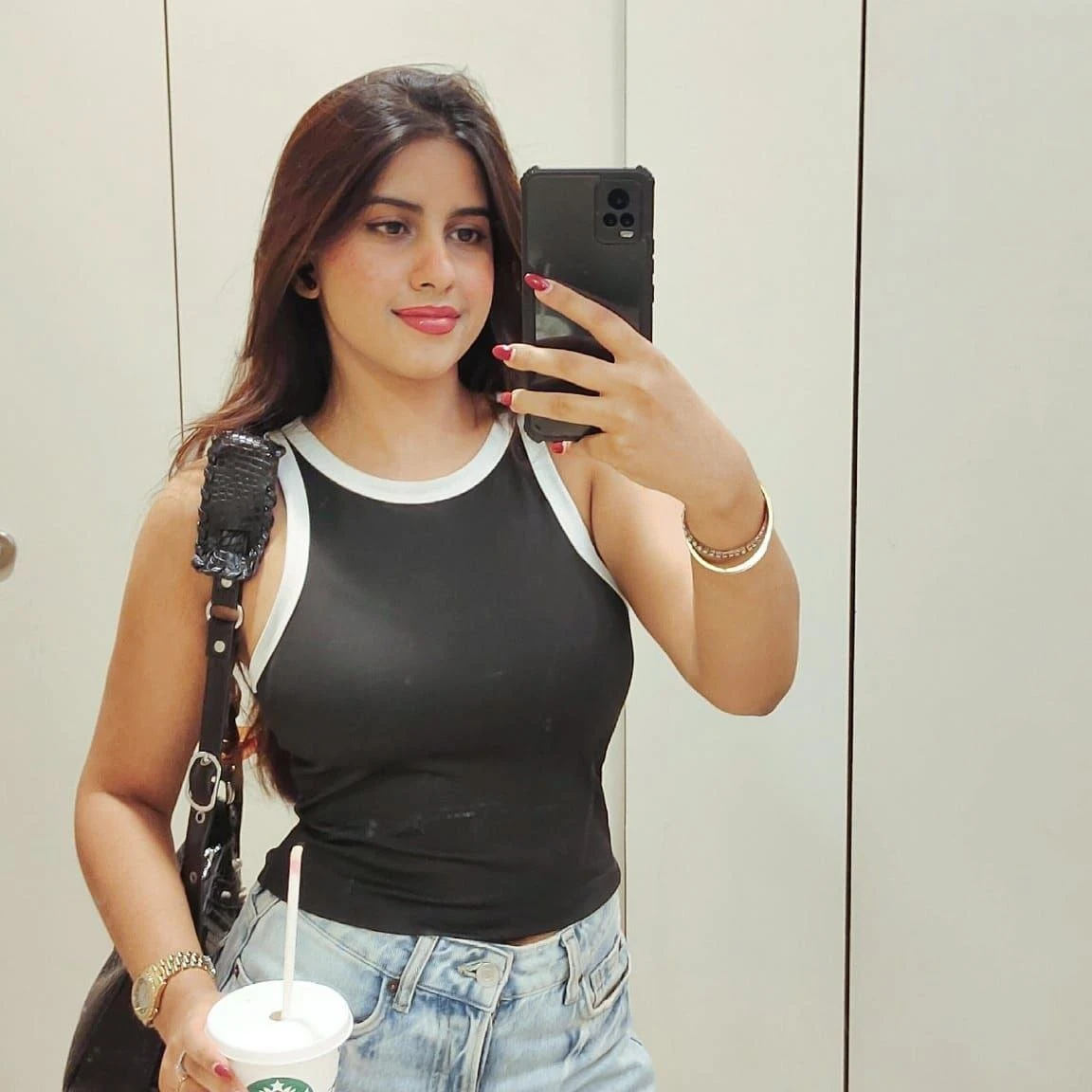 Suneeta – Indian escort in Gurgaon — 4 / 5