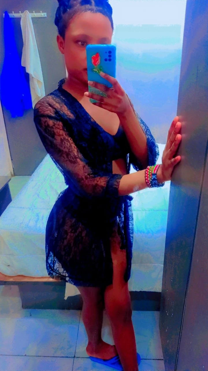 Rozy – Kenyan escort in Bangalore — 3 / 5