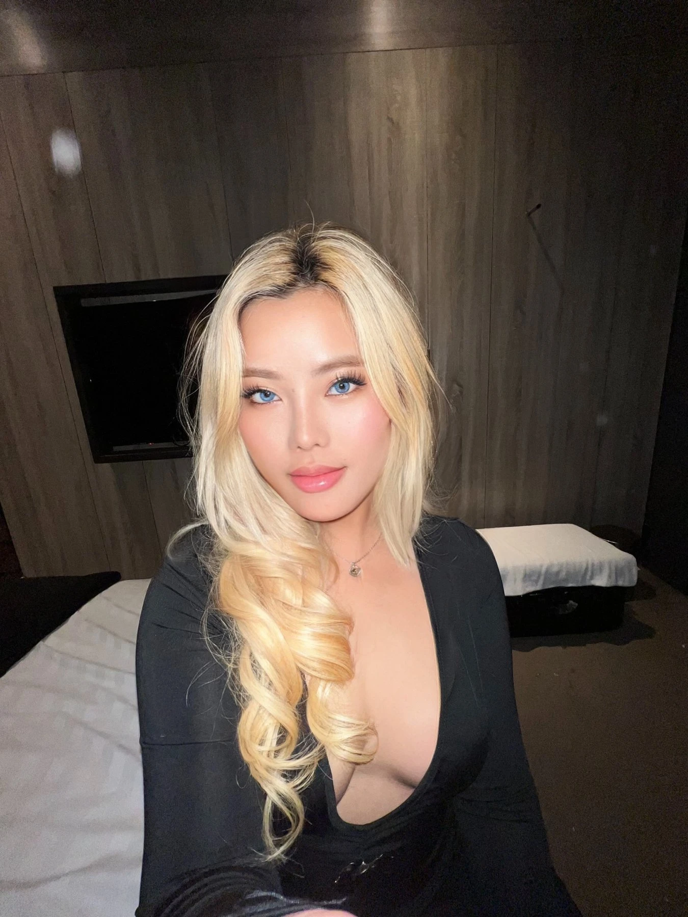 Karen party girl – South Korean escort in Hong Kong — 5 / 6