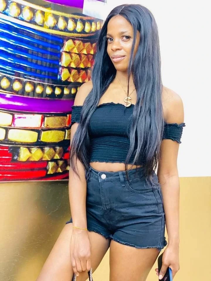 Trisha – Cameroonian escort in Ahmedabad — 2 / 5