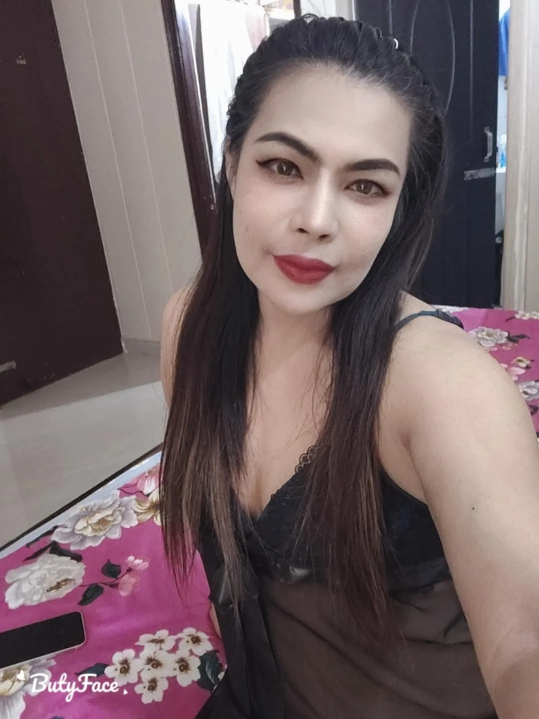 Nana – Thai masseuse in Chandigarh — 14 / 24