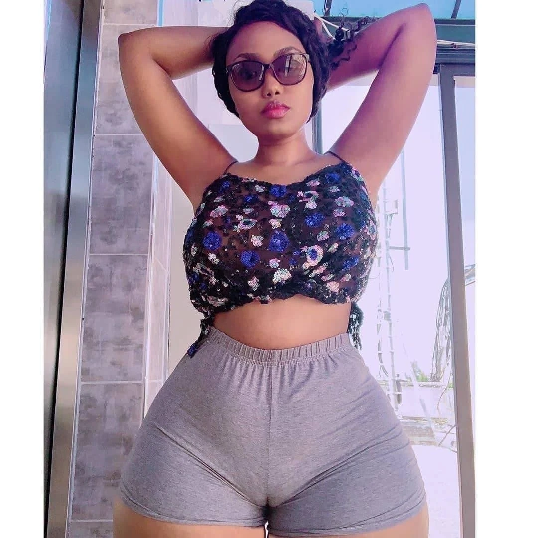 Jada – Kenyan escort in Bangalore — 3 / 6