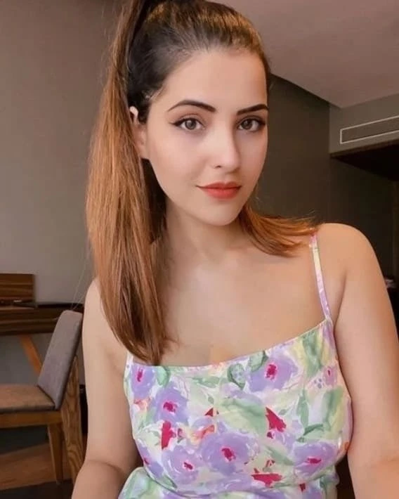 Anjali Gupta Only on Delivery – Indian escort in Bangalore — 2 / 5