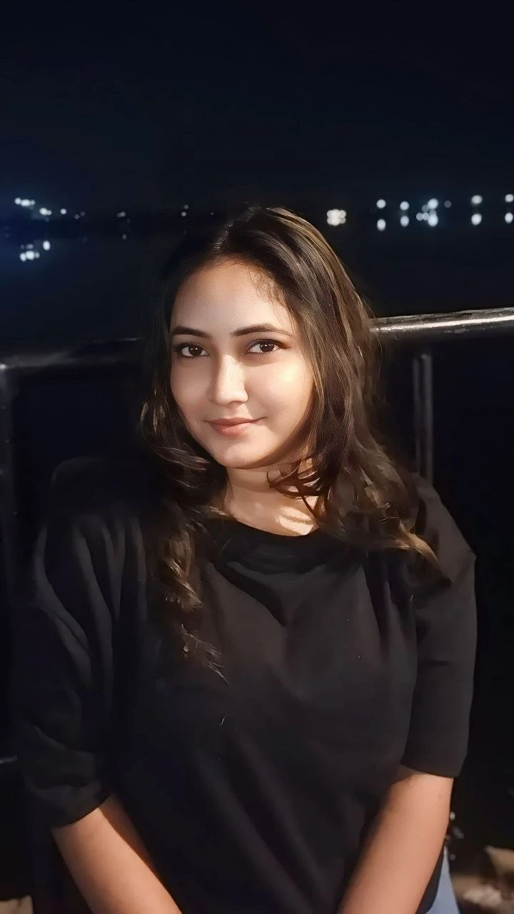 Pooja – Indian escort in Bangalore — 2 / 3