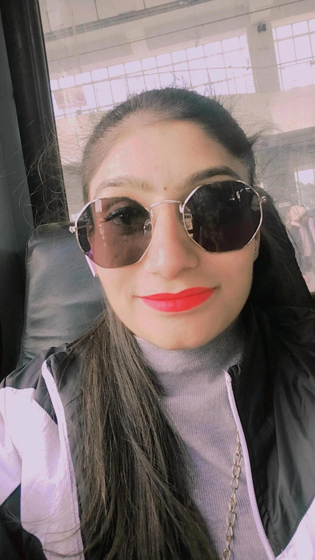 Simran – Indian escort in Chandigarh — 4 / 6