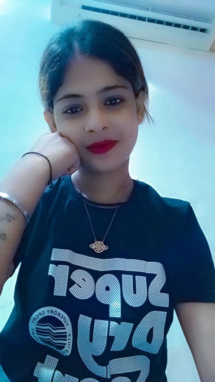 Shaniya Roy – Indian escort in Ahmedabad — 1 / 3