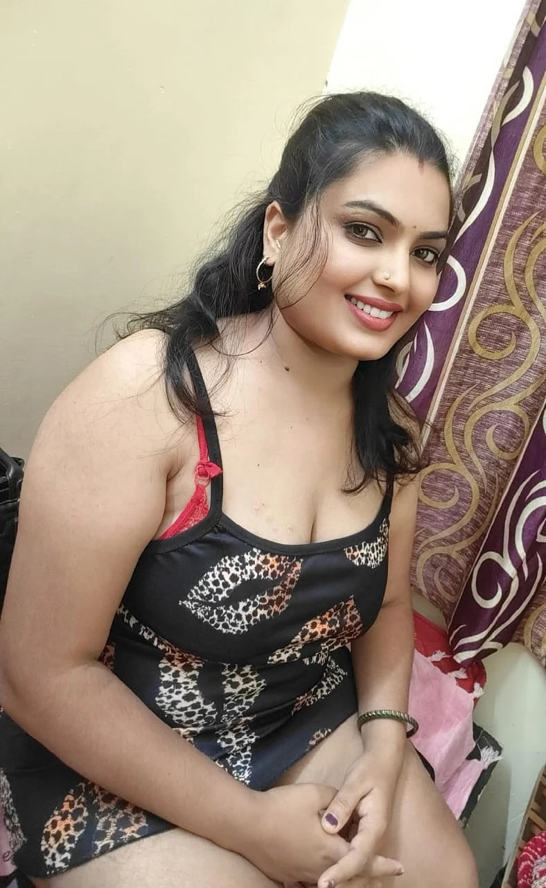 Sridevi – Indian escort in Bangalore — 2 / 4