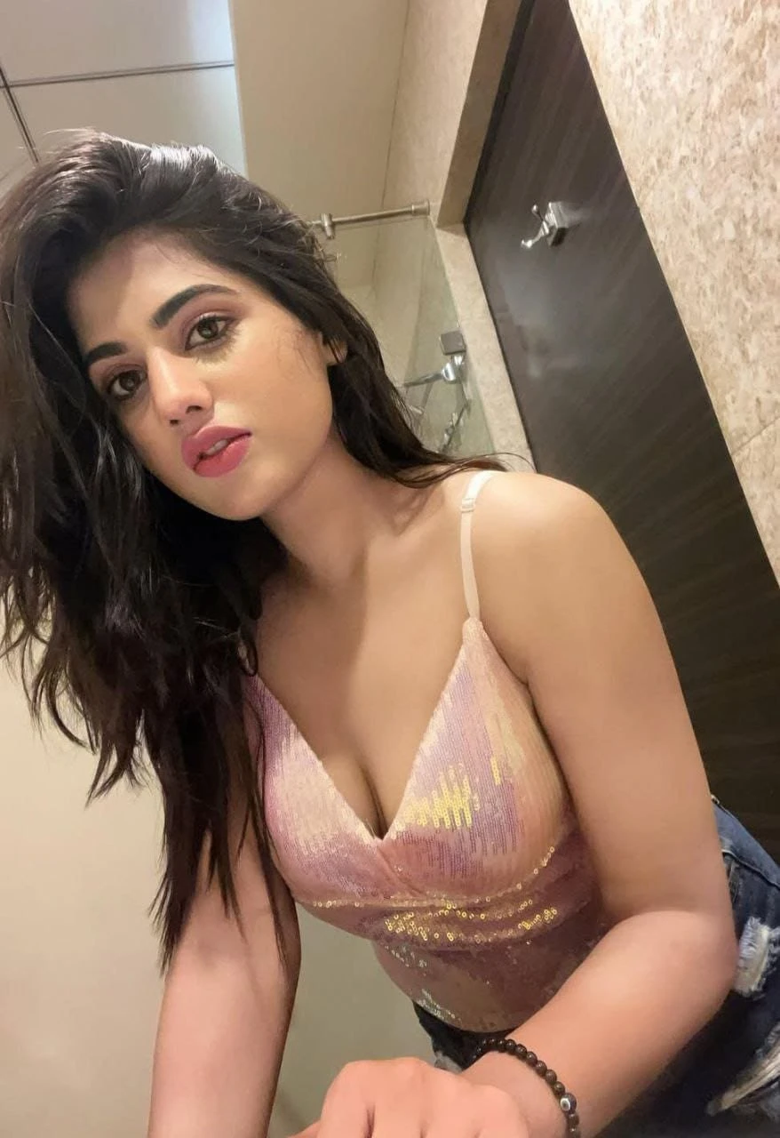 Ruchi Sharma – Indian escort in Bangalore — 3 / 4