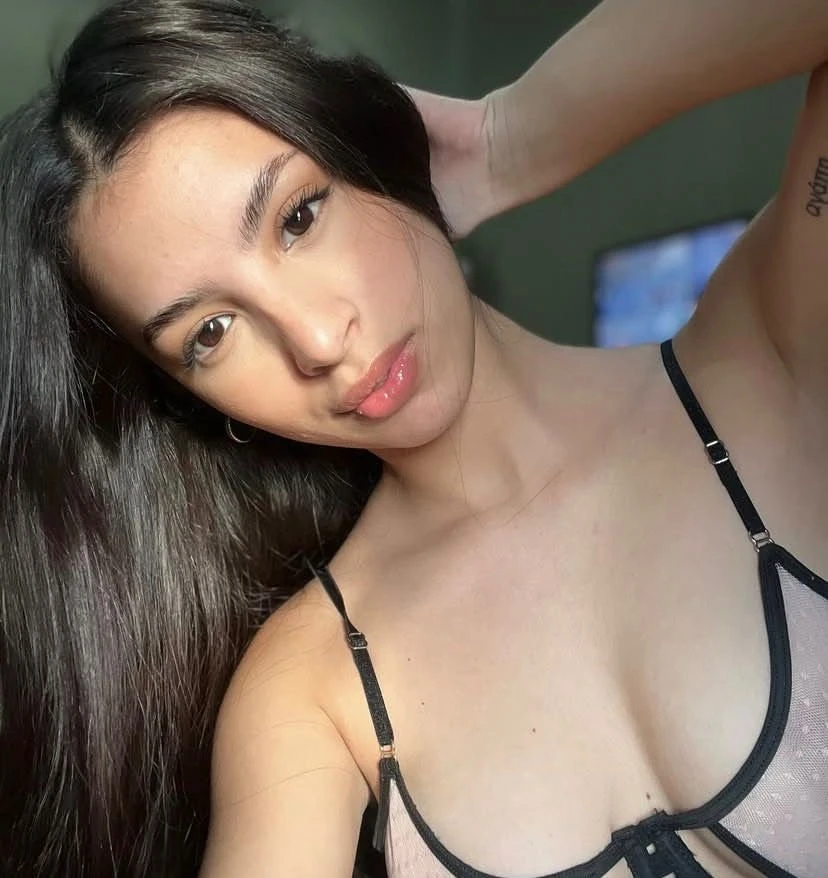 Cedie in town just arrive party Girl – Argentinean escort in Hong Kong — 6 / 10