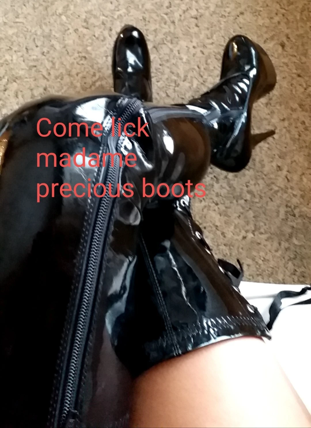 Madame Tara – Malaysian dominatrix in Hong Kong — 4 / 16