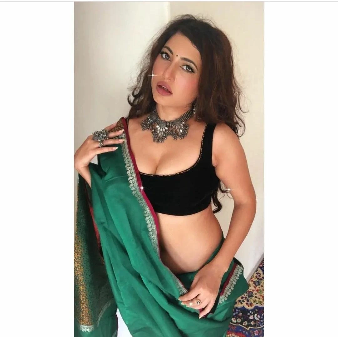 PRIYA ❣️SAFE&SECURE BEST CALL GIRL IN – Indian escort in Ghaziabad — 3 / 4